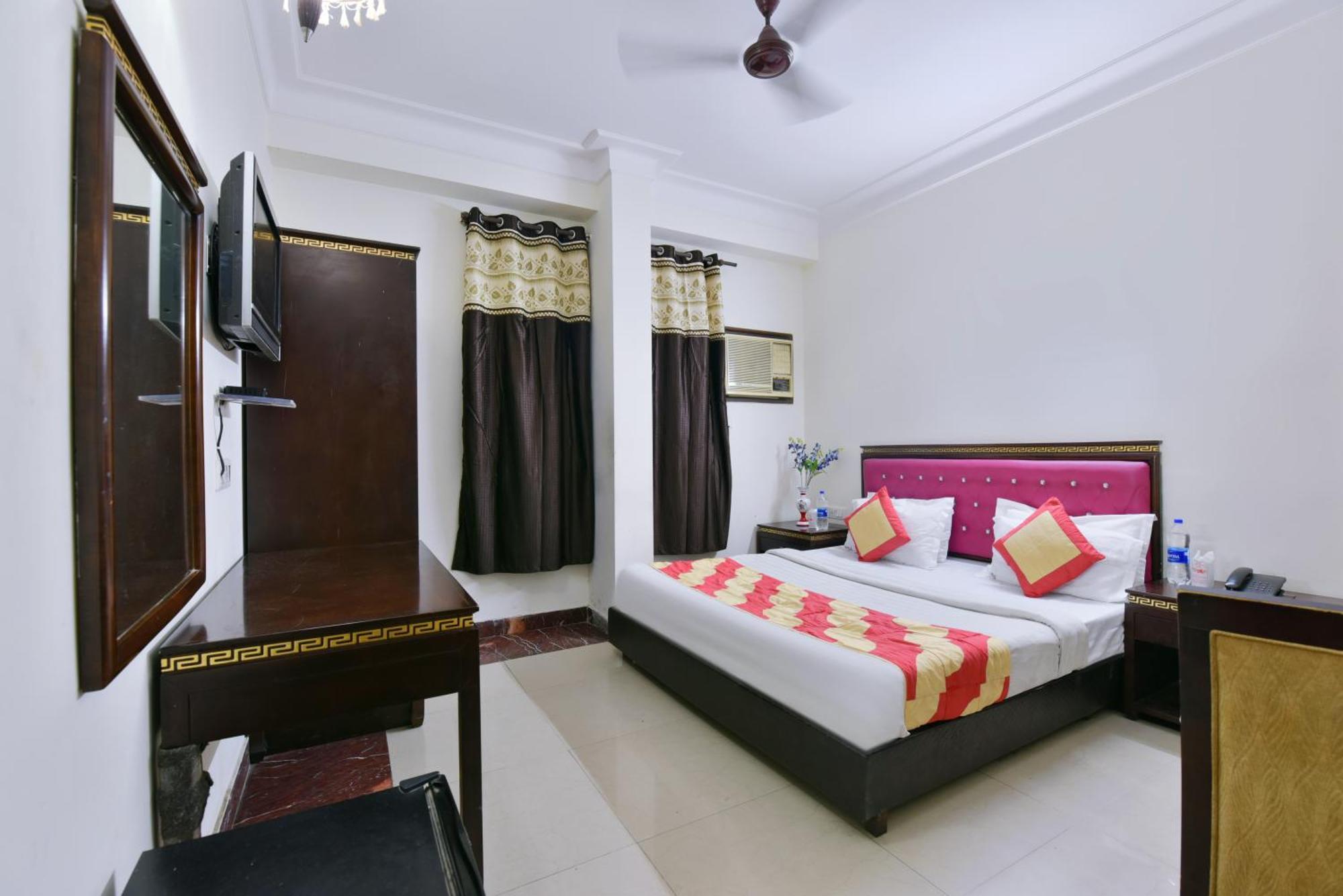 Pg - * New Delhi